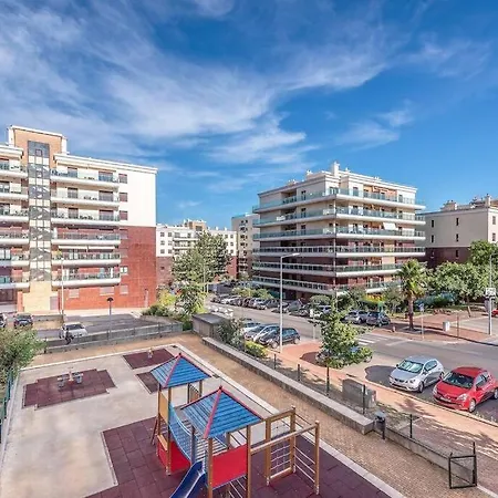 Spacious With Terrace Near Lisbon Airport Sacavém